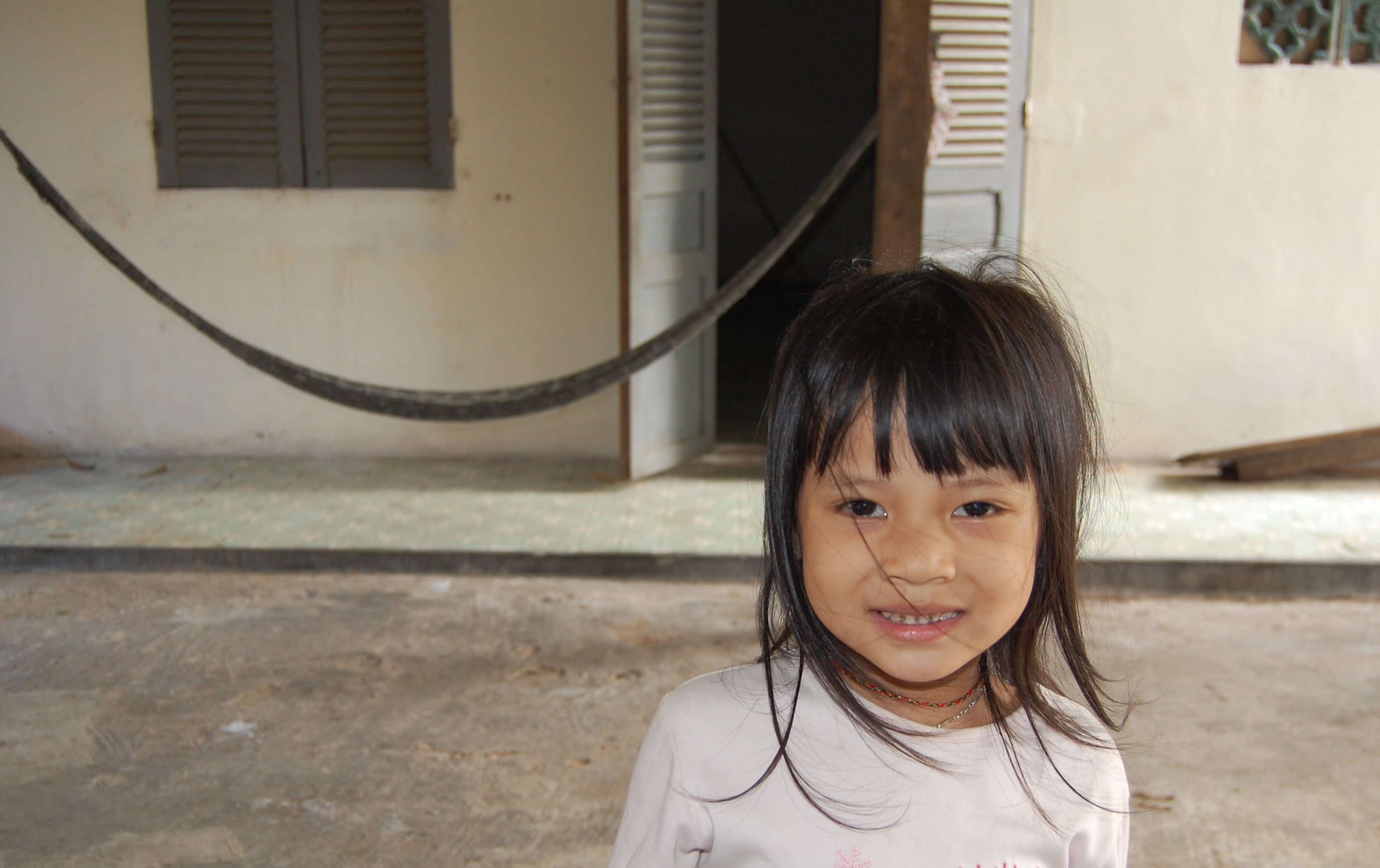 A Vietnamese girl in the temple